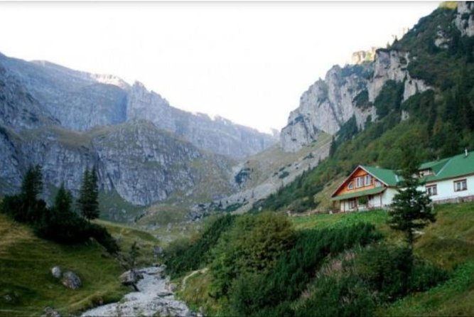 1 day CARPATHIAN PEAKS & CHALETS hike - Who should book this mountain day