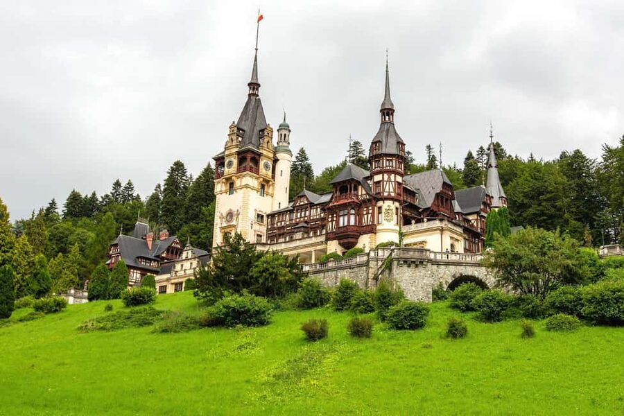 1-Day Guided Tour: Bucharest-Peles, Dracula Castle & Brasov - Bran Castle and the Dracula question