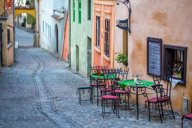 2-Day Transylvania from Bucharest: Brasov, Bran, Sighisoara - The guides make the road time easier