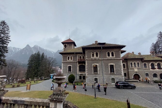 3 Castle:Peles ,Bran,Cantacuzino Tour from Brasov /Hotel pickup - Who should book this day out