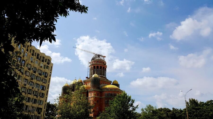 3-Hour Guided Tour of Communist Bucharest - Reading the Palace of Parliament from outside