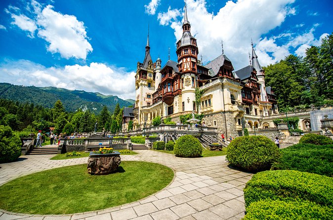 4-Day Inside Transylvania & Transfagarasan Tour from Bucharest - Day three: Corvin Castle and Alba Iulia