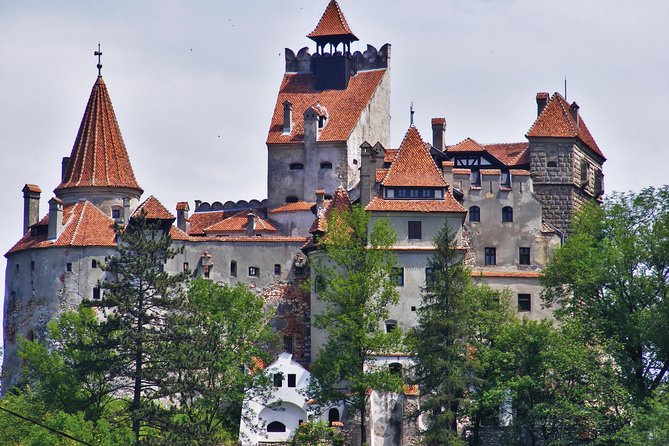 4-Day Private Tour in Transylvania from Bucharest - Day one: Bran, Peles, and an evening in Brasov