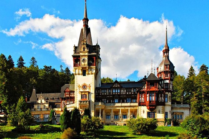 4-Day Private Tour of Transylvania from Bucharest - Day 1: Peles Castle and the medieval streets of Brasov