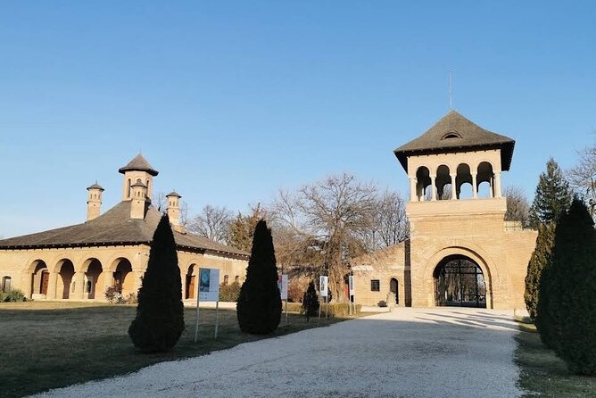 5h Abandoned Fort, Dracula's Grave and Mogoșoaia Palace, Private - Should you book the Snagov, Mogosoaia, and Chitila tour?