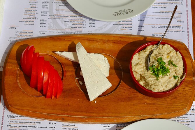 Bite your way through Timisoara - Timisoara's Street Food Tour - Piața Sfântul Gheorghe and a Romanian breakfast