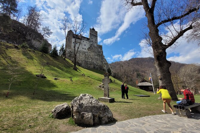 Bran Castle & Bear Sanctuary from Brasov - Optional Peles Castle - Libearty Bear Sanctuary, a serious first stop