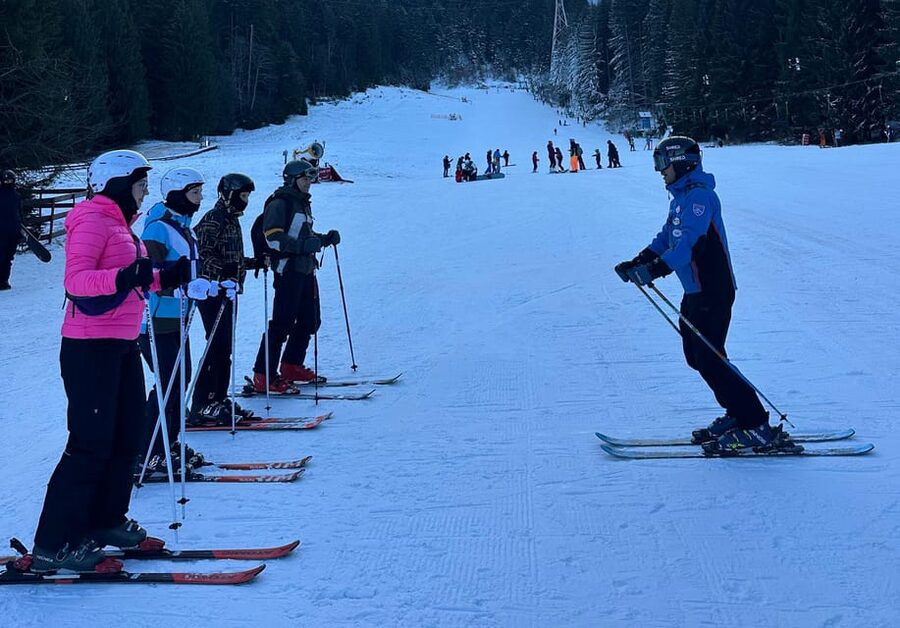 Brasov: Ski Lessons Day Trip For All Ages And Levels - Two hours of instruction for first-timers and experienced skiers
