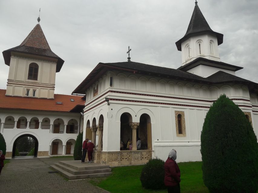 Brasov: Transfagarasan Highway, Balea Lake & Carta Monastery - The Transfagarasan is the main event