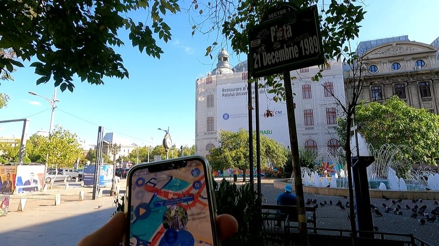 Bucharest 1989 Revolution Walking Tour with Smartphone App - Starting the route with your smartphone