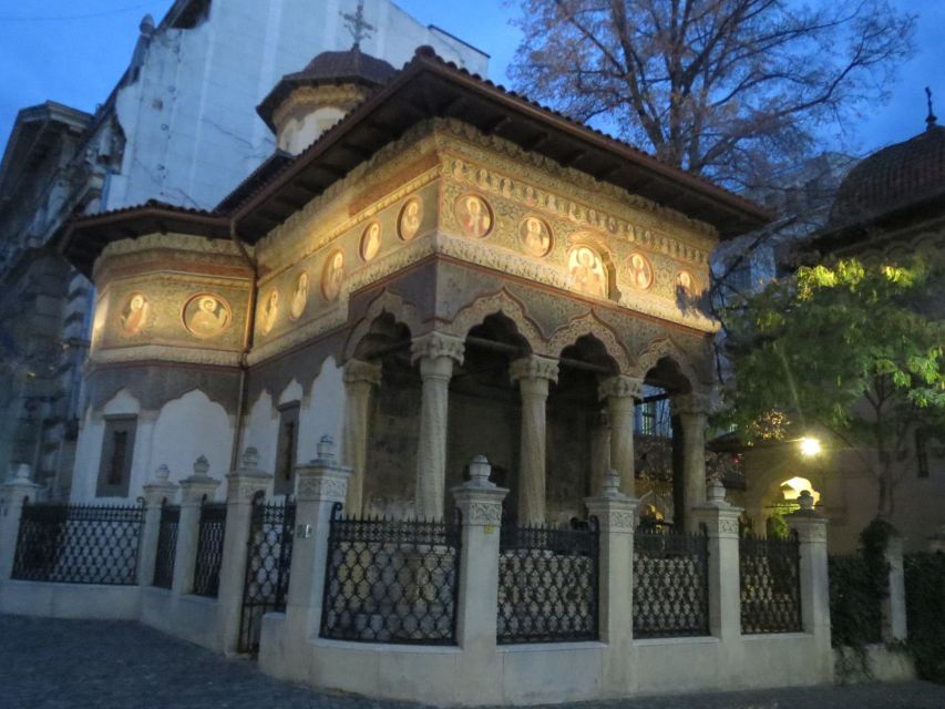 Bucharest: 2-Hour City Highlights Bike Tour - The guides make the history easier to follow