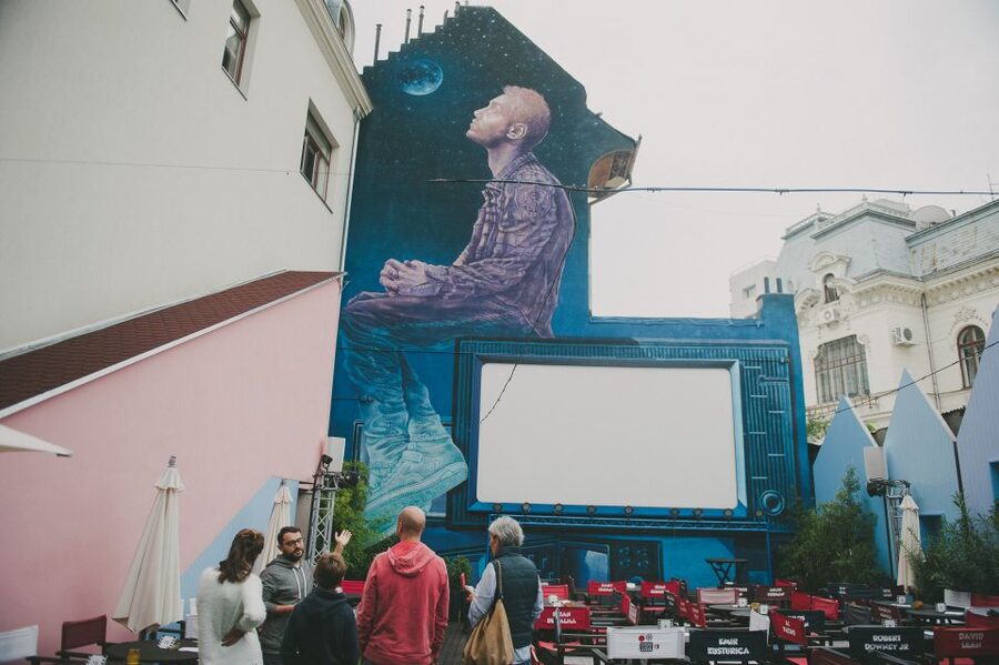 Bucharest Alternative Walking Tour - Finding murals beyond the main tourist route