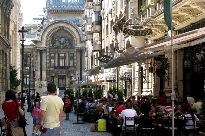 Bucharest by bike - Royal architecture adds another layer