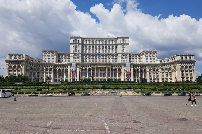 Bucharest City Tour 4h - The Old Town starts at Hanul lui Manuc