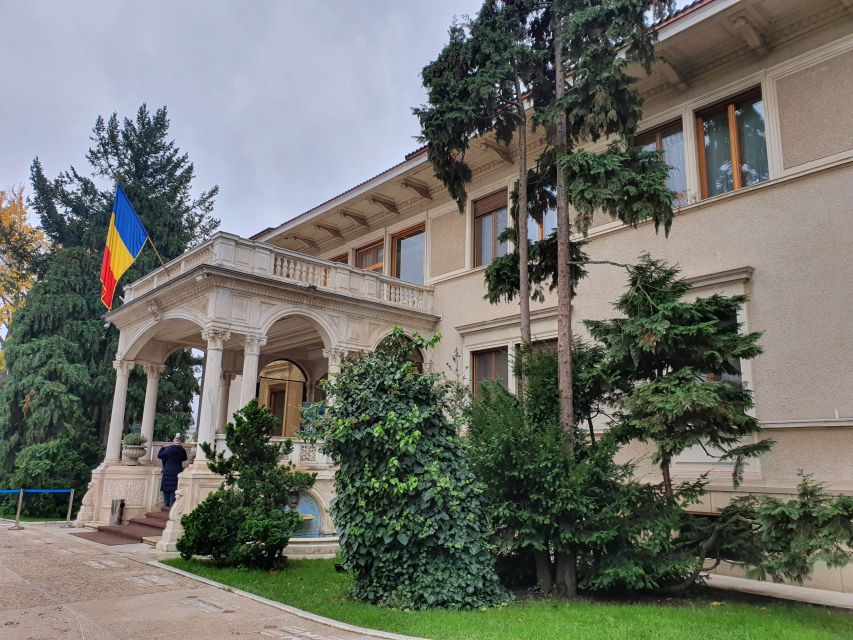 Bucharest City Tour 4h - Small Group Tour by Car - What the guide adds to the experience