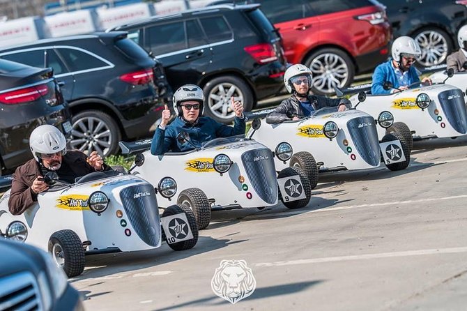 Bucharest: CityTour in one of a kind mini hot rod - From the briefing to the first turn