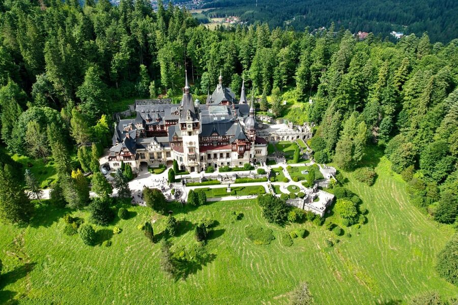 Bucharest: Dracula and Peles Castles For Private - What the private driver adds