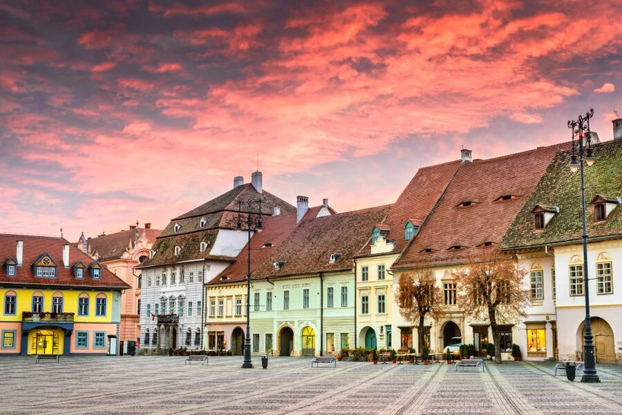 Bucharest: Dracula Castle, Peles Castle & Brasov Guided Tour - Bran Castle, Dracula, and the facts behind the legend