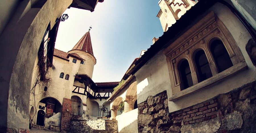 Bucharest: Dracula Castle, Peles Castle & Brasov Guided Tour - Should you book this Transylvania day trip?