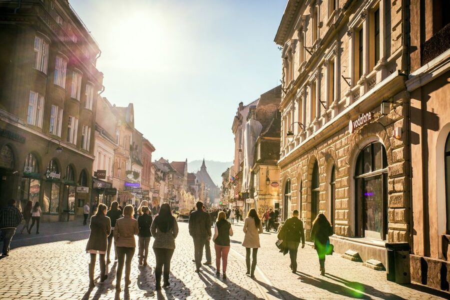 Bucharest: Dracula Castle, Peles Castle & Brasov Old Town - Key points to know before booking