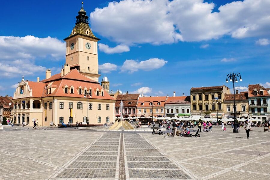 Bucharest: Dracula Castle, Peles Castle & Brasov Old Town - Should you book this Transylvania day trip?