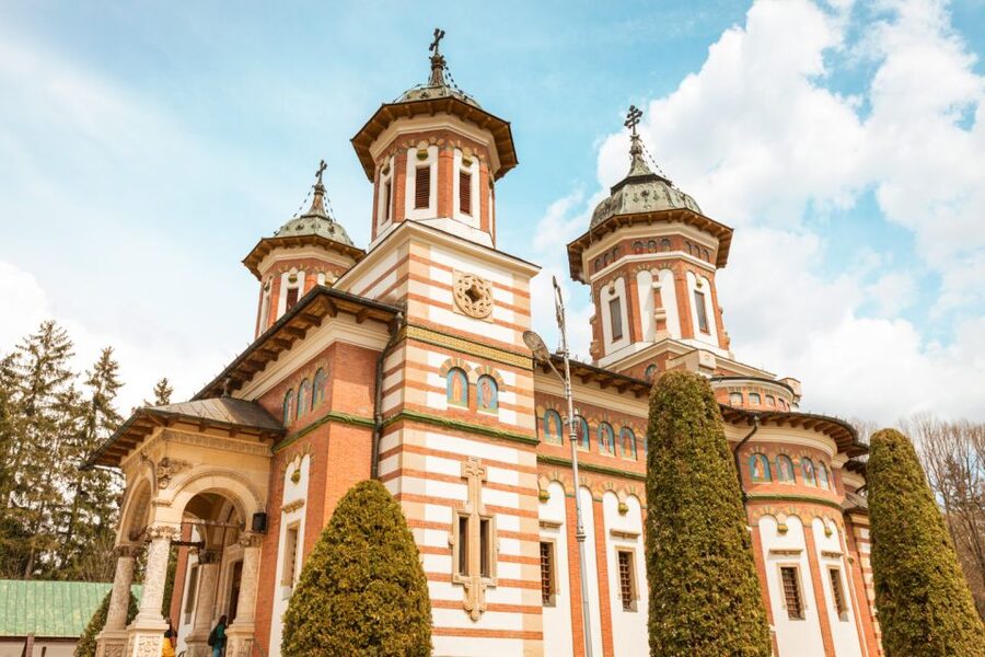 Bucharest: Dracula's Castle, Peleș Castle & Brașov Day Trip - The long road back to Bucharest