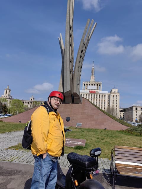 Bucharest electric city tour by Smart Balance #green - University Square and the road to Victoria Palace