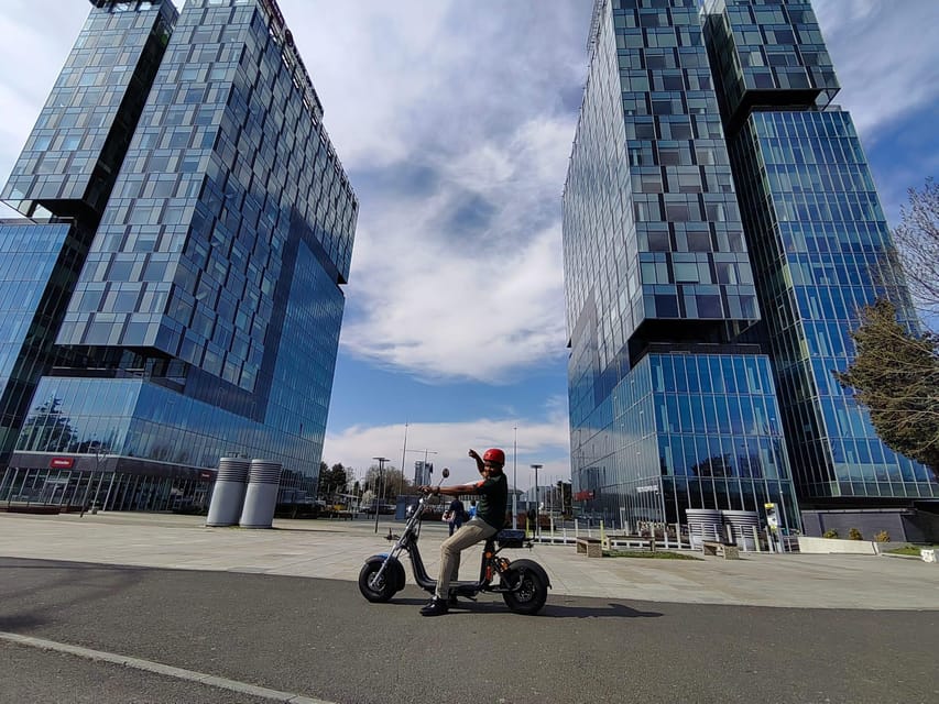 Bucharest electric city tour by Smart Balance #green - Bucharest Fountains and Parliament Square