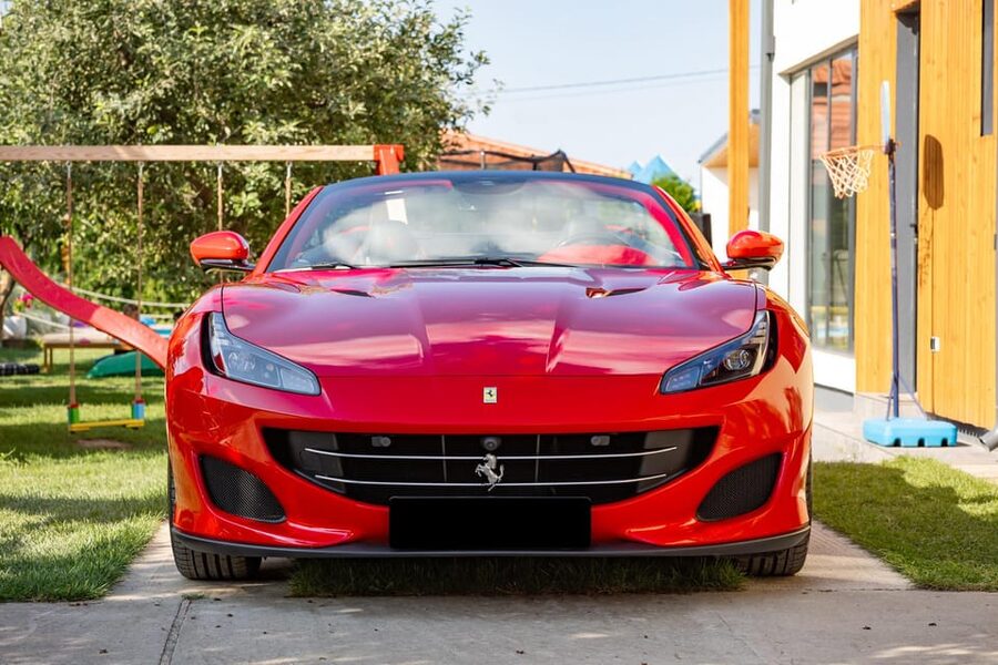 Bucharest: Ferrari Driving Experience - MEDIUM 30min - Piața Alba Iulia: the first stretch behind the wheel