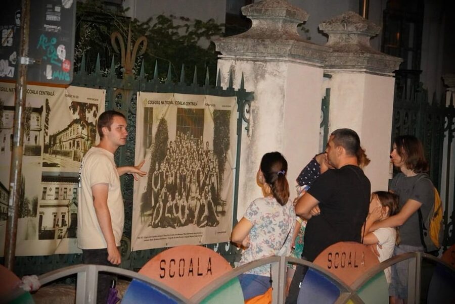 Bucharest: Ghost Stories & Romanian Mythology Walking Tour - What the guides do best