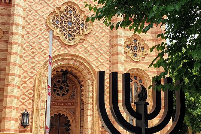 Bucharest Jewish Heritage | Holocaust Memorial | Private Car Tour - The Holocaust Memorial in a quiet fifteen minutes
