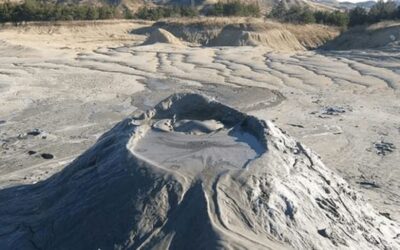 Muddy Volcanoes and Salt Mine Private Day Tour