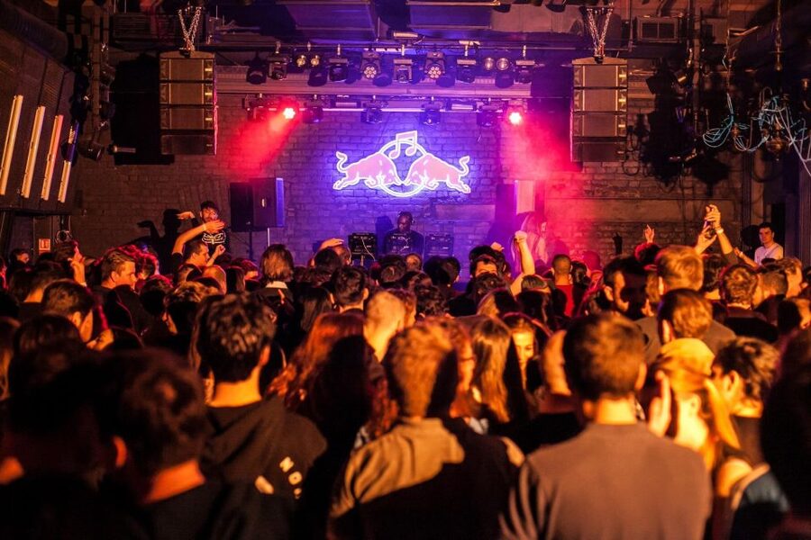 Bucharest: Night Life Tour - What the guide adds beyond a bar crawl