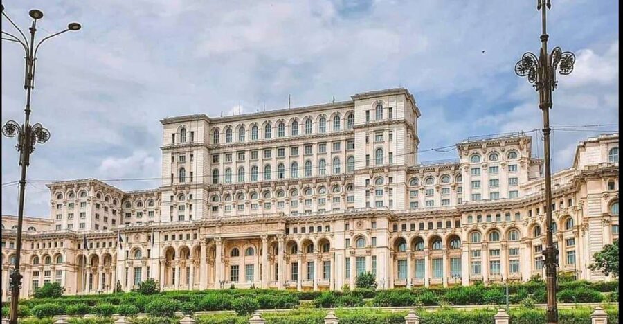 Bucharest Panoramic City Tour & Street Food - Seeing Bucharest through its sharp contrasts
