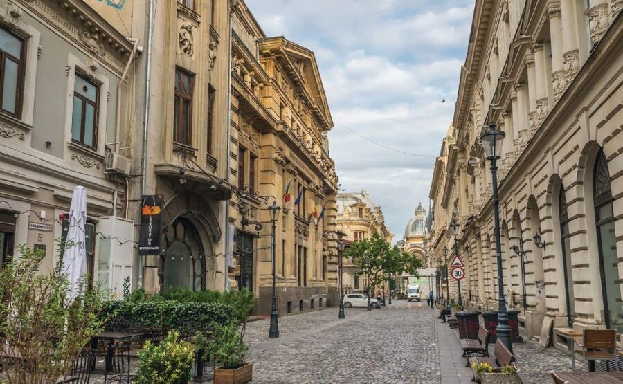 Bucharest Panoramic City Tour & Street Food - Obor Market and the most useful food stop