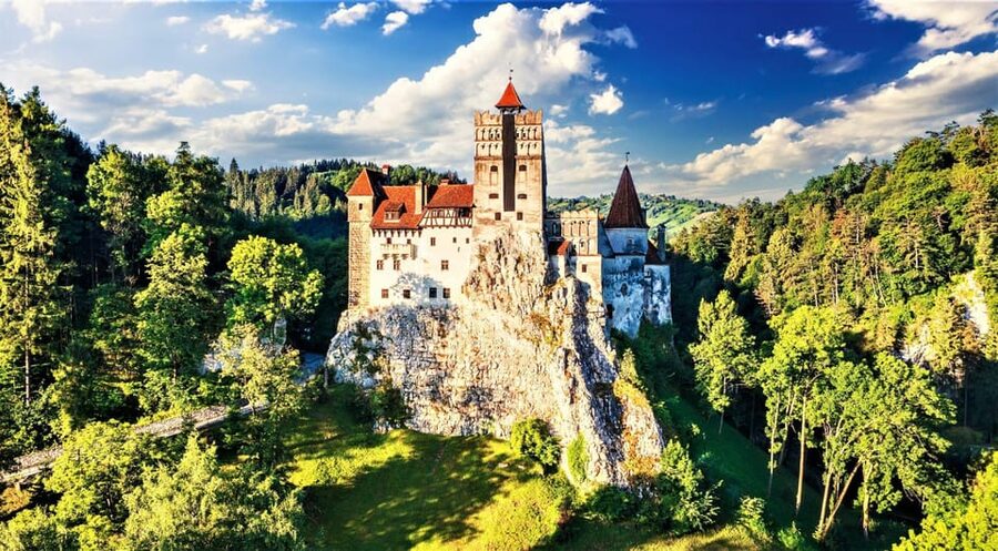 Bucharest: Peles Castle, Bran Castle, & Brasov Old Town Tour - From Bucharest to Sinaia in two hours