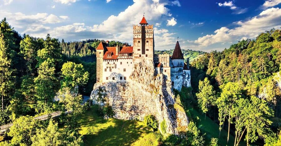Bucharest: Peles Castle, Bran Castle, & Brasov Old Town Tour - The road through Transylvania