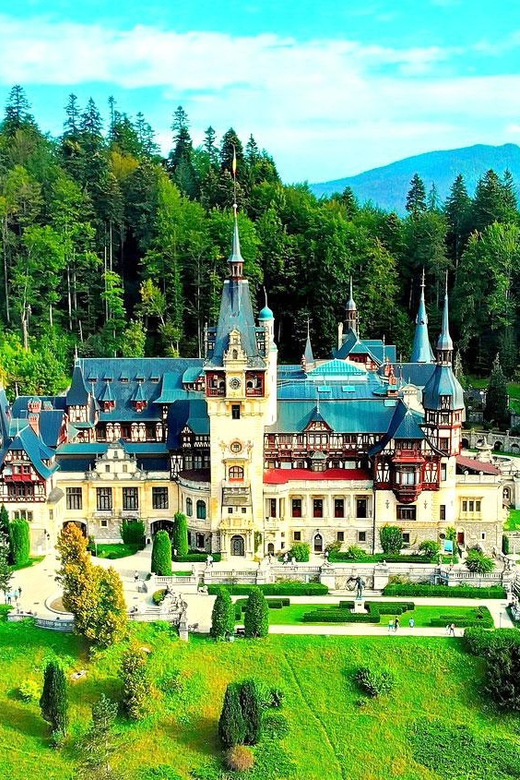 Bucharest: Peles Castle, Bran Castle, & Brasov Old Town Tour - Bran Castle and the Dracula question