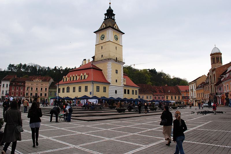 Bucharest: Peles Castle, Dracula's Castle and Brasov Tour - How to prepare for the castle day