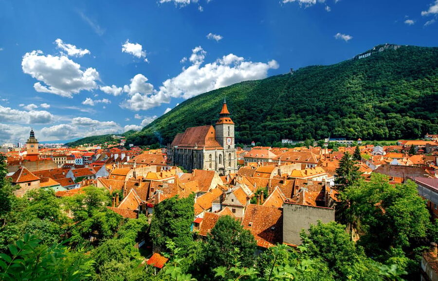 Bucharest : Peles Castle, Dracula's Castle & Brasov Day Trip - Peles Castle: Romania’s royal showpiece in Sinaia