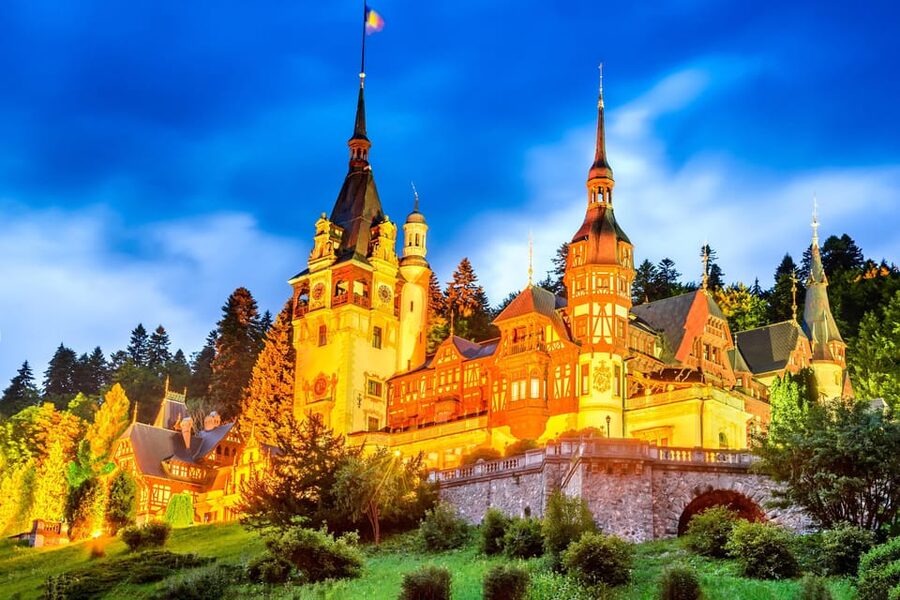 Bucharest: Peles & Dracula's Castle and Brasov Full-Day Trip - Bran Castle: Dracula, stairways, and royal rooms