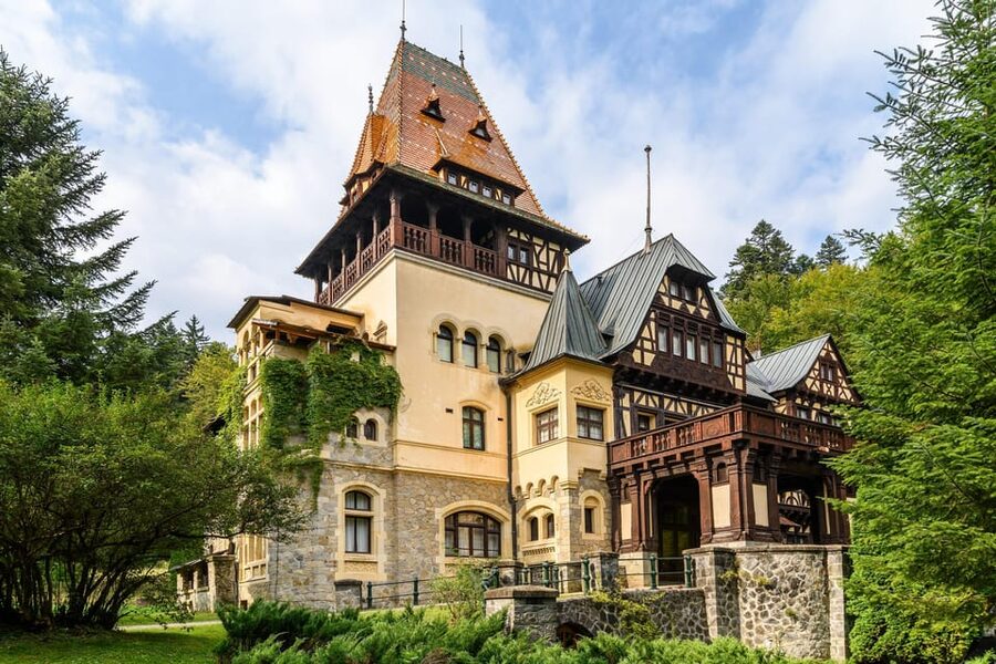 Bucharest: Peles & Dracula's Castle and Brasov Full-Day Trip - Transport, timing, and the true cost