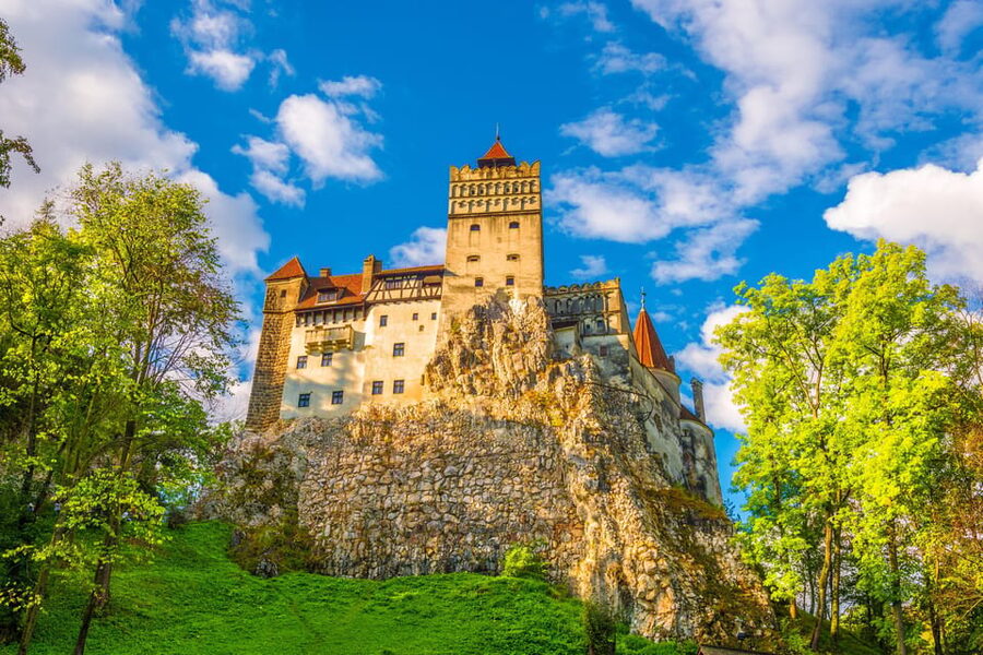 Bucharest: Peles & Dracula's Castle and Brasov Full-Day Trip - Peleș Castle: Romania’s royal centerpiece