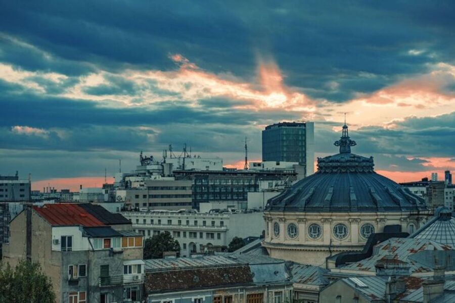 Bucharest: Private Walking Tour With A Guide (Private Tour) - Meeting your guide and managing the route