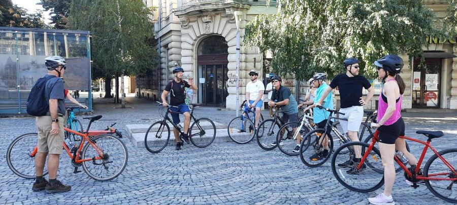Bucharest Sightseeing Tour - The Arch of Triumph and the Village Museum