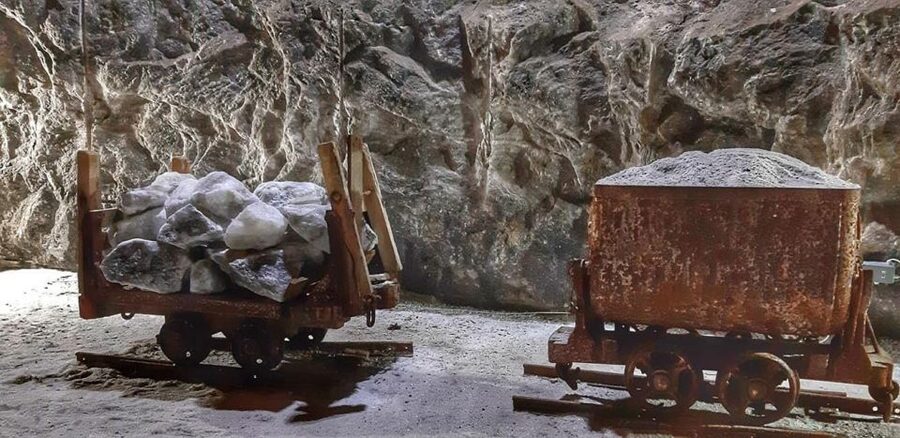 Bucharest: The Biggest Salt Mine in Europe & Wine Tasting - Who should book this outing?