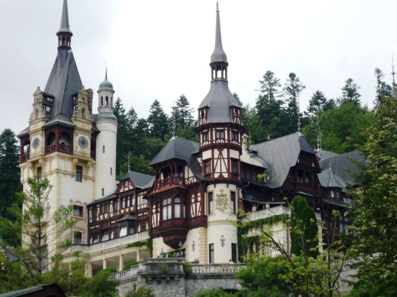 Bucharest: Transylvania and Dracula's Castle 2-Day Tour - Day One: Crossing the Carpathians to Sibiu