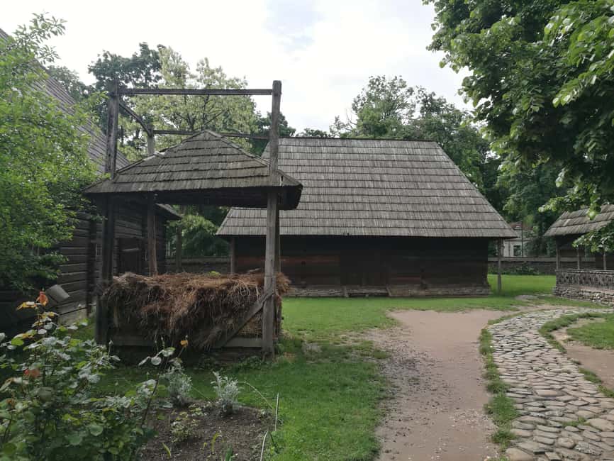 Bucharest: Village Museum Guided Tour - Entering a 100,000-Square-Meter Open-Air Museum