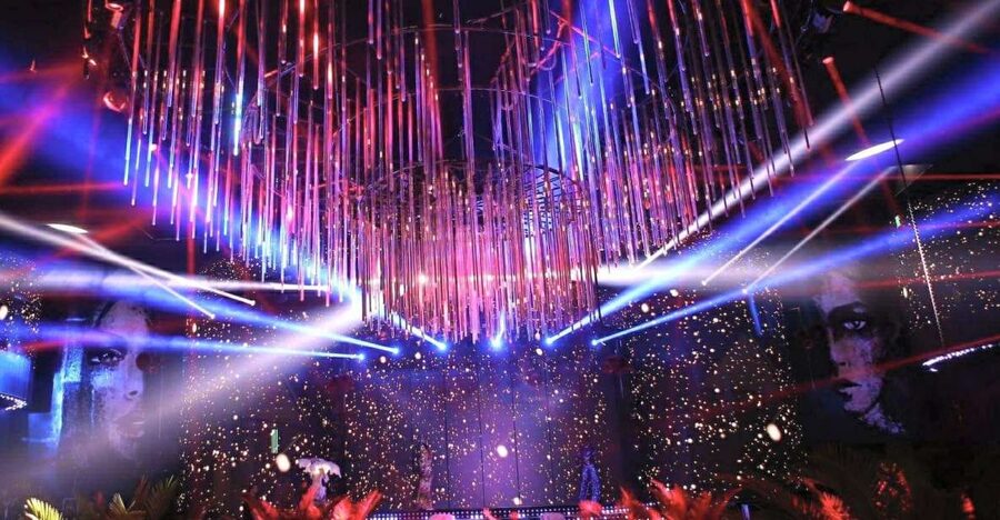 Bucharest: VIP Dining, Limo ride & Clubbing - Why the private guide makes a difference