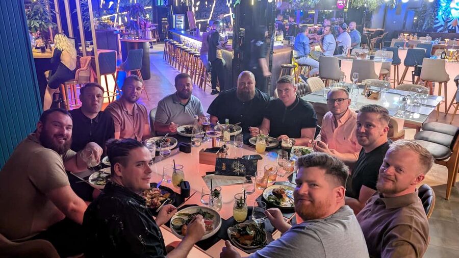 Bucharest: VIP Dining, Limo ride & Clubbing - How the $454 group price compares with the experience
